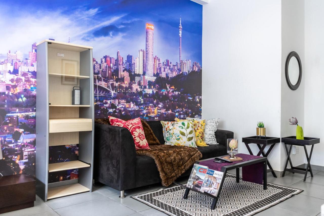 Stunning Maboneng Precinct Studio Apartment At 12 Decades Building جوهانسبورغ المظهر الخارجي الصورة