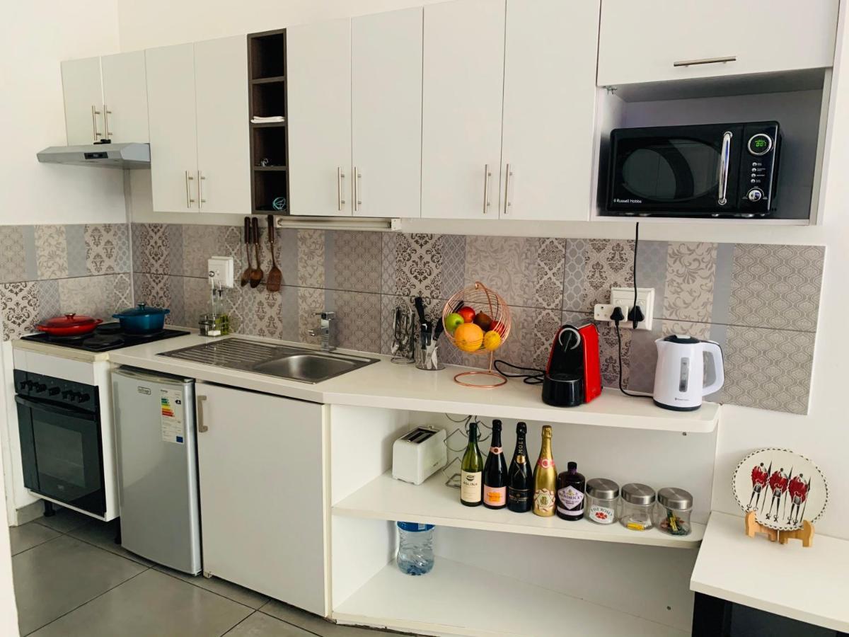 Stunning Maboneng Precinct Studio Apartment At 12 Decades Building جوهانسبورغ المظهر الخارجي الصورة